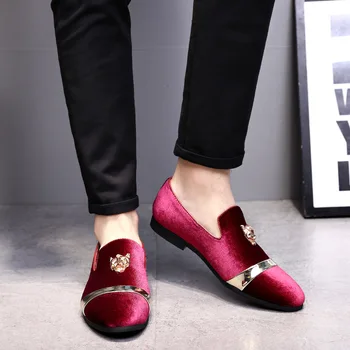Evropský styl muži svatební boty gentleman klasické obchodní boty matné kožené boty pro muže Tiger zlaté spony ležérní boty