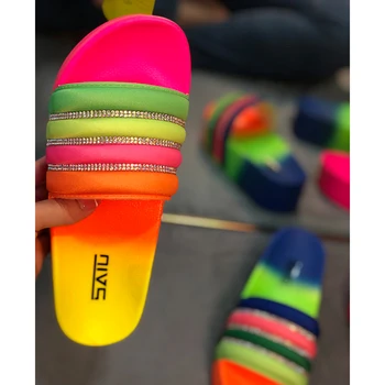 2020 Ženy Letní Domácí Přezůvky Duhové Barvy Platforma Klíny Podpatky Peep Toe Módní Ležérní Beach Dámy Boty Zapatos De Mujer