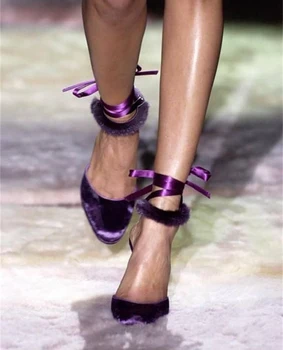 Na jaře nově Příchozí Molo Designer Velvet Kotník Popruh Stiletto Dámské Čerpadla Violet Straně Vzduchu Robustní Vysoké Podpatky Boty